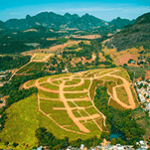 Imagem aérea do loteamento Columbia Park, em Ibiraçu, em andamento, estágio de terraplanagem, Columbia Park em Ibiraçu.